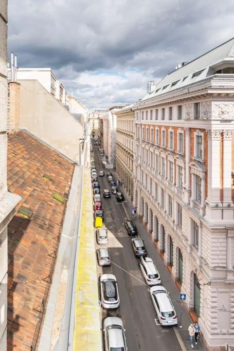 Central princess apartment Budapest Esterno foto