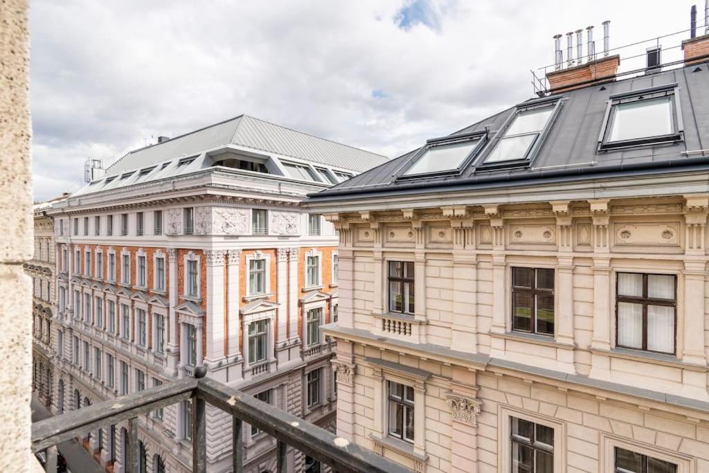 Central princess apartment Budapest Esterno foto