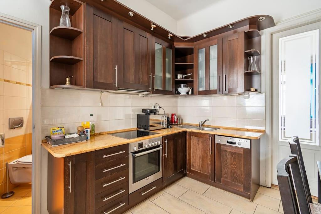 Central princess apartment Budapest Esterno foto